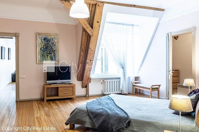 Fasādes māja, renovēta māja, slēgts pagalms, ieeja no ielas, kāpņu telpa pēc kapitālā Rīga - foto 2