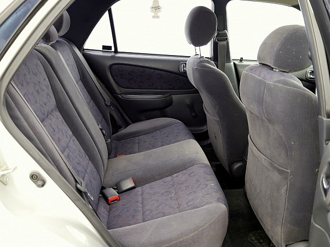 Toyota Corolla Facelift A-C 1.4 71kW Tallina - foto 7