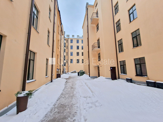 Fasādes māja, renovēta māja, slēgts pagalms, ieeja no ielas un pagalma, kāpņu telpa pēc Rīga - foto 20