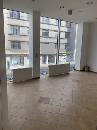 Iznomā gaišas komerctelpas ar lieliem skatlogiem  Matīsa ielā, pretī t/c Bērnu pasaule! Rīga - foto 2