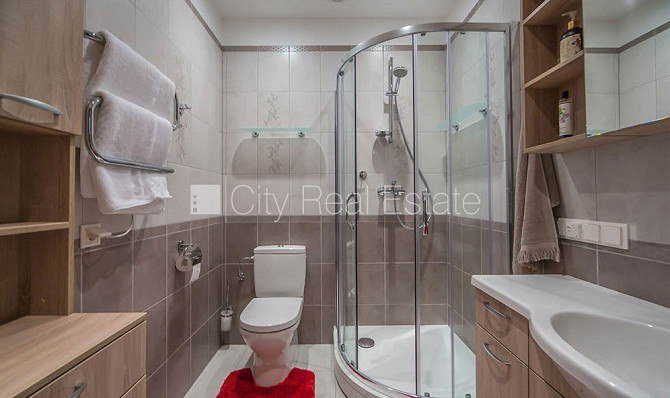 Pagalma māja, renovēta māja, slēgts pagalms, guļamistabu skaits 3 gab., studio tipa, virtuve Rīga - foto 7