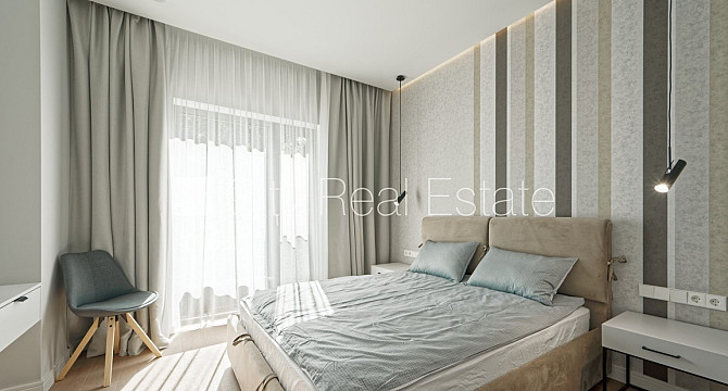 Pagalma ēka, renovēta māja, labiekārtots apzaļumots pagalms, slēgts pagalms, iežogota Rīga - foto 5