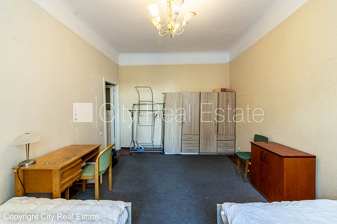 Fasādes māja, renovēta māja, labiekārtots apzaļumots pagalms, slēgts pagalms, ieeja no Rīga - foto 19