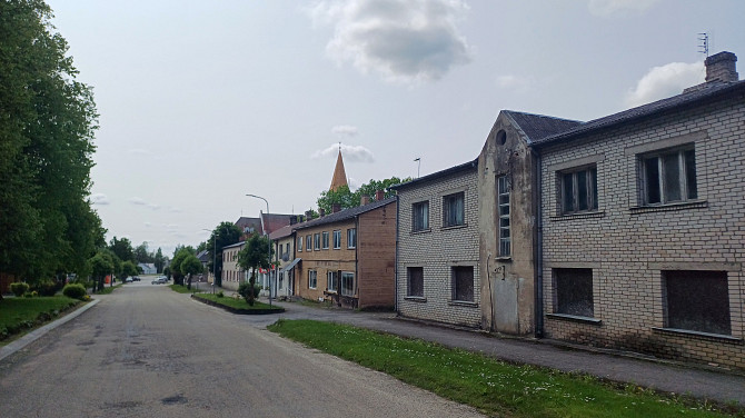 Mainu 8 Dzīvokļu Privātu Māju Neretas Pagasta Centrā ar Dārzu uz Viensētu Laukos Нерета - изображение 11