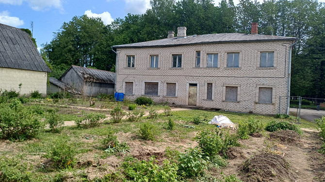 Mainu 8 Dzīvokļu Privātu Māju Neretas Pagasta Centrā ar Dārzu uz Viensētu Laukos Нерета - изображение 1