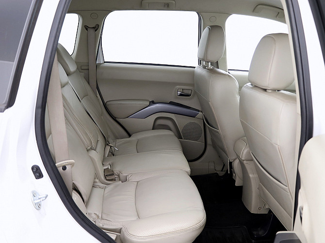 Mitsubishi Outlander Luxury ATM 2.4 125kW Tallina - foto 7