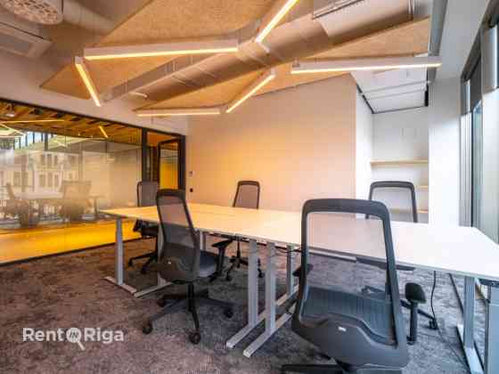 Арендуйте co-working офис в Galerija Rīga!  Без начальных вложений  полностью оборудован и Рига