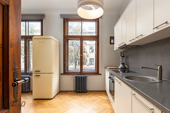 Īrēt tiek piedāvāts dzīvoklis līdzās KALNCIEMA KVARTĀLAM. Lieliska infrastruktūra, pāris Rīga - foto 1