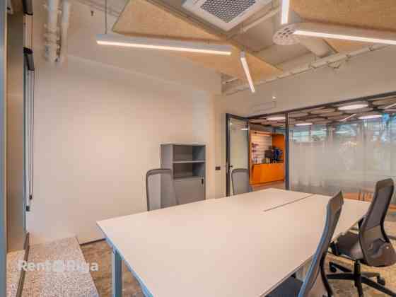 Арендуйте co-working офис в Galerija Rīga!  Без начальных вложений  полностью оборудован и Rīga