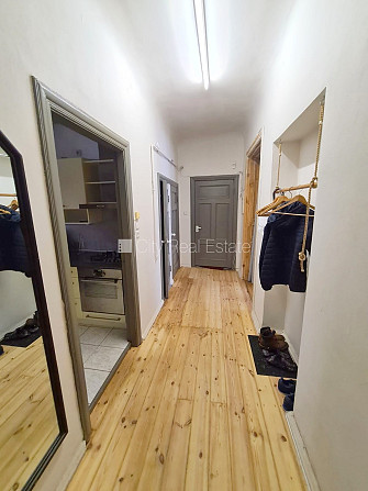Pagalma ēka, renovēta māja, slēgts pagalms, ieeja no ielas un pagalma, kāpņu telpa pēc Rīga - foto 19