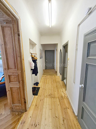 Pagalma ēka, renovēta māja, slēgts pagalms, ieeja no ielas un pagalma, kāpņu telpa pēc Rīga - foto 14