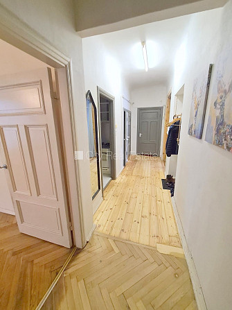 Pagalma ēka, renovēta māja, slēgts pagalms, ieeja no ielas un pagalma, kāpņu telpa pēc Rīga - foto 8