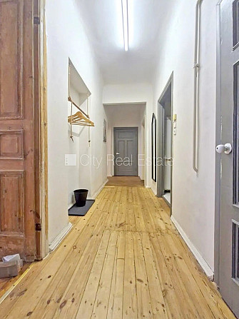 Pagalma ēka, renovēta māja, slēgts pagalms, ieeja no ielas un pagalma, kāpņu telpa pēc Rīga - foto 7
