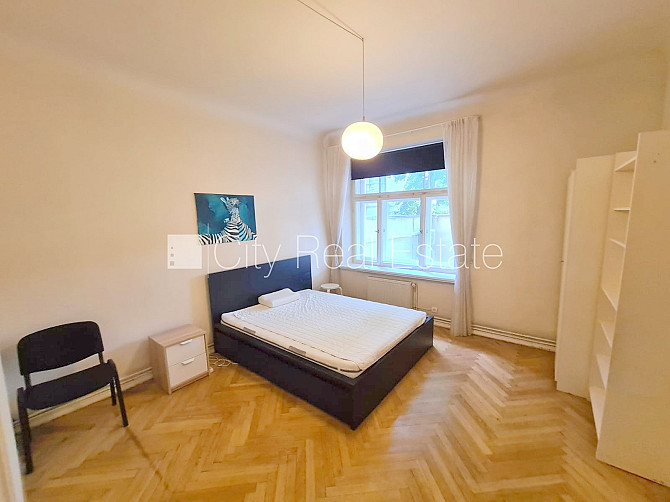 Pagalma ēka, renovēta māja, slēgts pagalms, ieeja no ielas un pagalma, kāpņu telpa pēc Rīga - foto 9