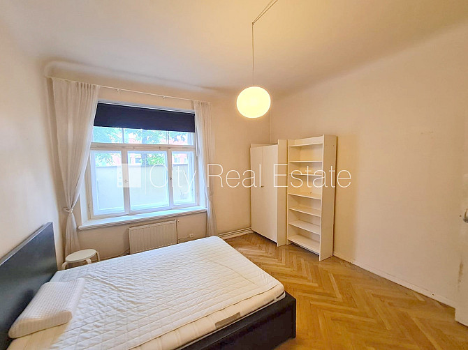 Pagalma ēka, renovēta māja, slēgts pagalms, ieeja no ielas un pagalma, kāpņu telpa pēc Rīga - foto 13