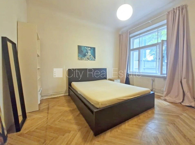Pagalma ēka, renovēta māja, slēgts pagalms, ieeja no ielas un pagalma, kāpņu telpa pēc Rīga - foto 10