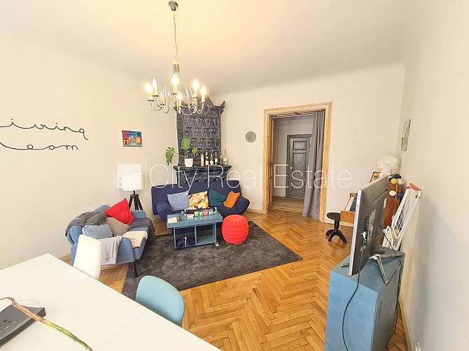 Pagalma ēka, renovēta māja, slēgts pagalms, ieeja no ielas un pagalma, kāpņu telpa pēc Rīga - foto 3