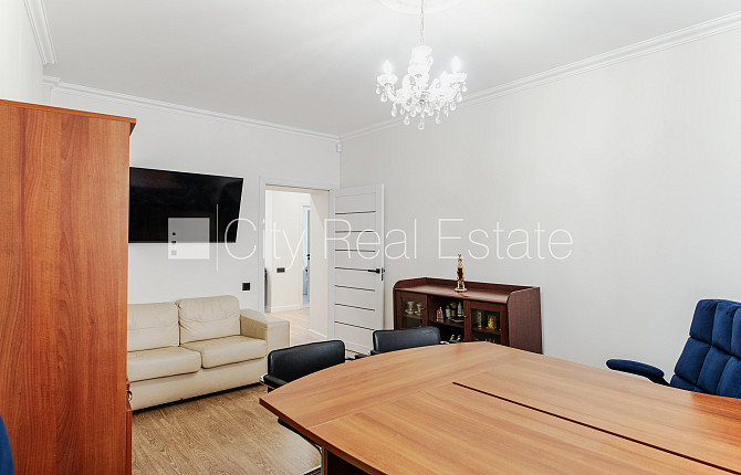 Jaunceltne, slēgts pagalms, ieeja no pagalma, ir lifts, divi balkoni 3 m2, terase 29,20 m2, logi Rīga - foto 11