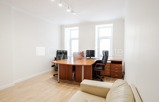 Jaunceltne, slēgts pagalms, ieeja no pagalma, ir lifts, divi balkoni 3 m2, terase 29,20 m2, logi Rīga - foto 8