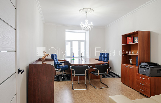 Jaunceltne, slēgts pagalms, ieeja no pagalma, ir lifts, divi balkoni 3 m2, terase 29,20 m2, logi Rīga - foto 1