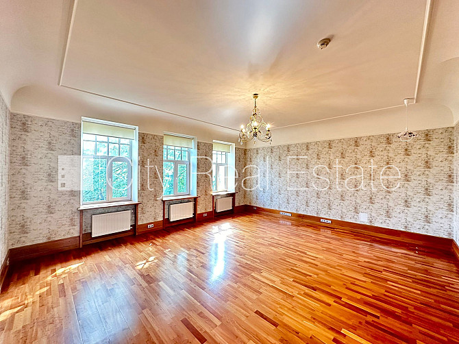 Fasādes māja, renovēta māja, slēgts pagalms, ieeja no ielas un pagalma, kāpņu telpa pēc Rīga - foto 1
