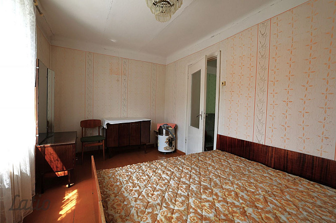 Tiek pārdots mājīgs 2 istabu dzīvoklis ar lielisku atrašanās vietu pašā pilsētas sirdī. Rīga - foto 4