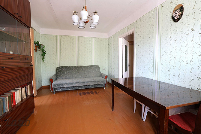 Tiek pārdots mājīgs 2 istabu dzīvoklis ar lielisku atrašanās vietu pašā pilsētas sirdī. Rīga - foto 2