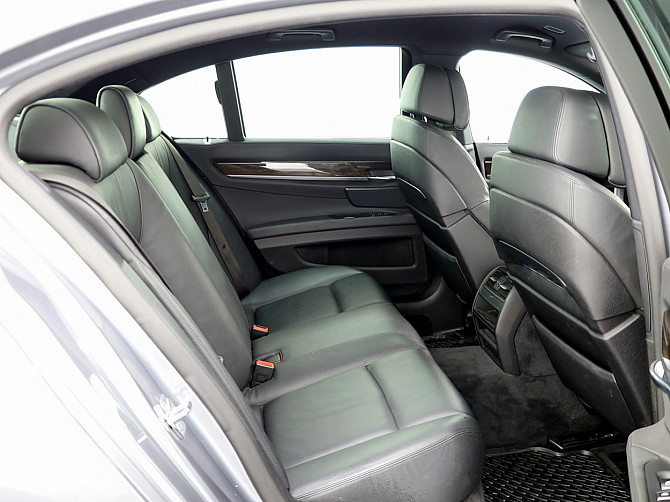 BMW 750 Executive 4.4 300kW Tallina - foto 7