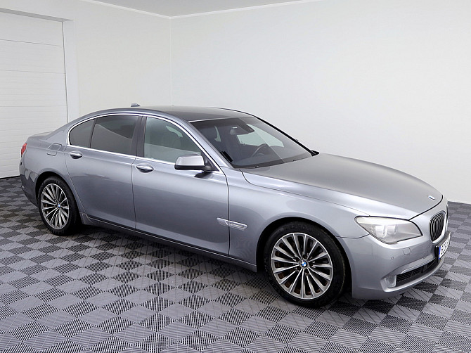 BMW 750 Executive 4.4 300kW Tallina - foto 1