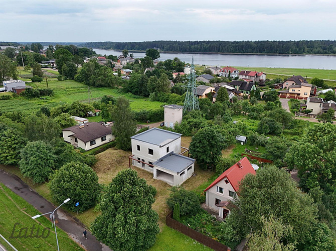 Pārdod jaunbūvi Ogrē  kvalitatīvi būvēta māja lieliskā vietā

Tiek pārdota jauna, rūpīgi būvēta māja Огре и Огрский край - изображение 1
