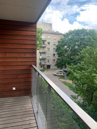 Tiek izīrets divistabu dzīvokli jaunceltnē (celta 2018. gadā). Ir balkons. Lieliska atrašanās Rīga - foto 6