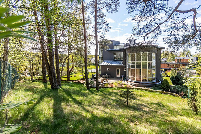 Izīrē ekskluzīvu savrupmāju prestižajā Mežaparka ciematā uz ilgu laiku. Piedāvājumā Rīga - foto 4