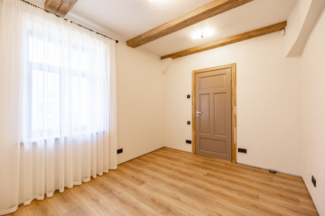 Kvalitatīvi atjaunota 19.gadsimta māja ar diviem stāviem.   Pārdomāts plānojums ar Rīga - foto 7