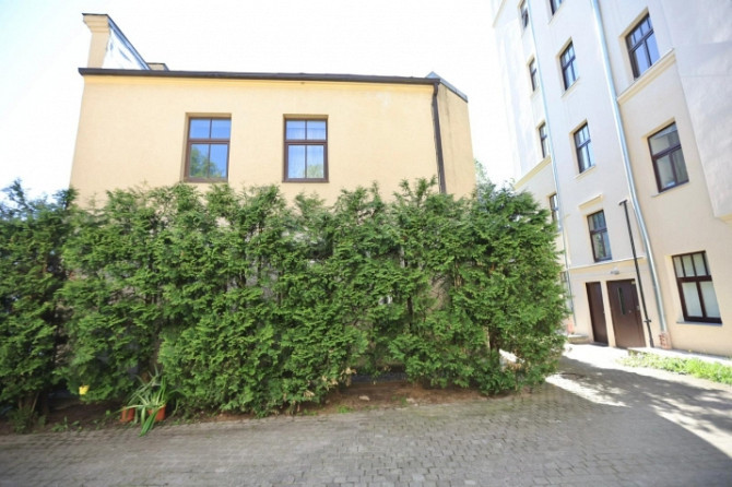 Kompakta divstāvu māja Rīgā  99,2 m komforta un funkcionalitātes Pārdod renovētu, mājīgu Rīga - foto 1