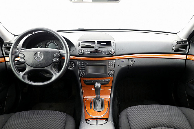 Mercedes-Benz E 200 Elegance Facelift ATM 1.8 Kompressor 135kW Tallina - foto 5