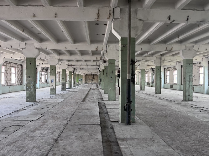 Iznomā ražošanas, noliktavas telpas Klijānu ielā 22.   Kopā stāvā platība- 1750m2. Telpas Rīga - foto 4