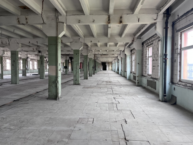 Iznomā ražošanas, noliktavas telpas Klijānu ielā 22.   Kopā stāvā platība- 1750m2. Telpas Rīga - foto 2