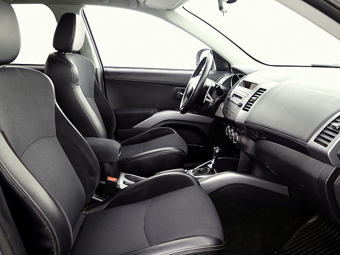 Mitsubishi Outlander Luxury Facelift ATM 2.2 dCi 115kW Tallina - foto 6