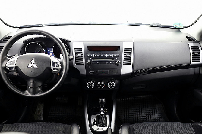 Mitsubishi Outlander Luxury Facelift ATM 2.2 dCi 115kW Tallina - foto 5