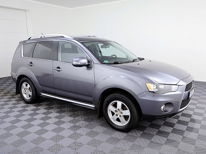 Mitsubishi Outlander Luxury Facelift ATM 2.2 dCi 115kW Tallina - foto 1