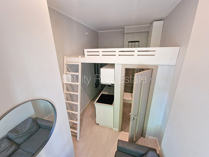 Renovēta māja, slēgts pagalms, dušas kabīne, dīvāns, divguļamā gulta, virtuves galds, Rīga - foto 14