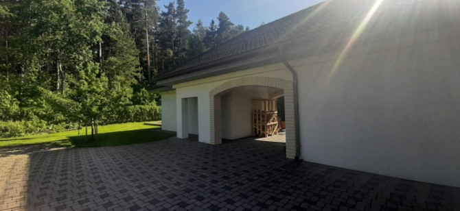 Neliela, gaumīgi iekārtota mājiņa ar individuālu apkuri slēgtā ciematā Mežaparkā.  + Rīga - foto 2