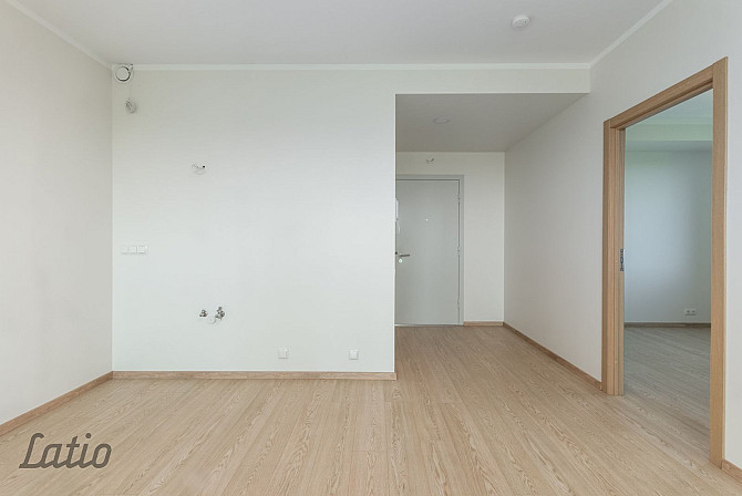 Pārdošanā funkcionāls un kvalitatīvi izbūvēts 3 istabu dzīvoklis modernā dzīvojamā Rīga - foto 3