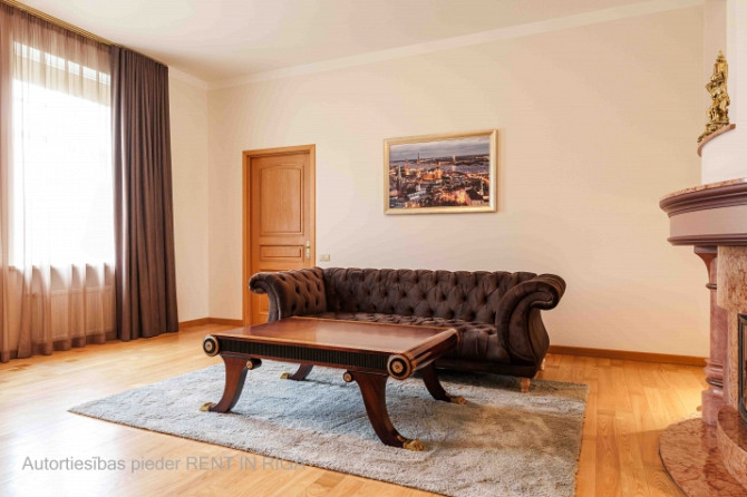 Pārdod elegantu 5istabu dzīvokli Rīgas Klusajā centrā  vēstniecību rajonā  Plašs, gaišs un saulains  Рига - изображение 2