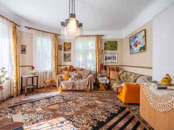 Продаётся красивая частный дом в Булдури!  Недвижимость состоит из основного Jūrmala