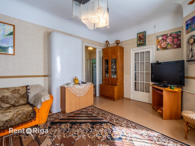 Pārdod skaistu privātmāju Bulduros!  Īpašums sastāv no mājas, šķūnīša, garāžas un Jūrmala - foto 4