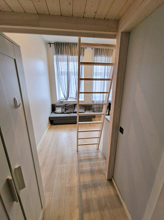 Fasādes māja, renovēta māja, ieeja no ielas, kāpņu telpa pēc kapitālā remonta, logi Rīga - foto 20