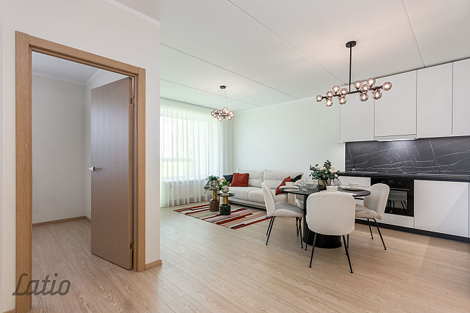 Pārdošanā funkcionāls un kvalitatīvi izbūvēts 4 istabu dzīvoklis modernā dzīvojamā Rīga - foto 4