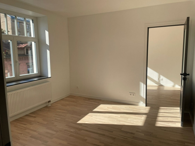 Tiek pārdots gaišs un saulains renovēts 2-istabu dzīvoklis un atsevišķu virtuvi. Katram Rīga - foto 13