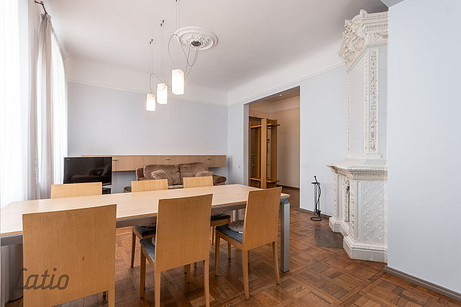 Īrēt tiek piedāvāts dzīvoklis pašā Vecpilsētas sirdī. Līdzās kafejnīcas, restorāni, Rīga - foto 5